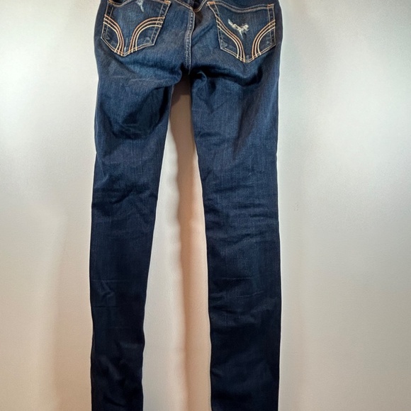 Hollister - Low Rise Ripped Skinny Jeans - Picture 2 of 3